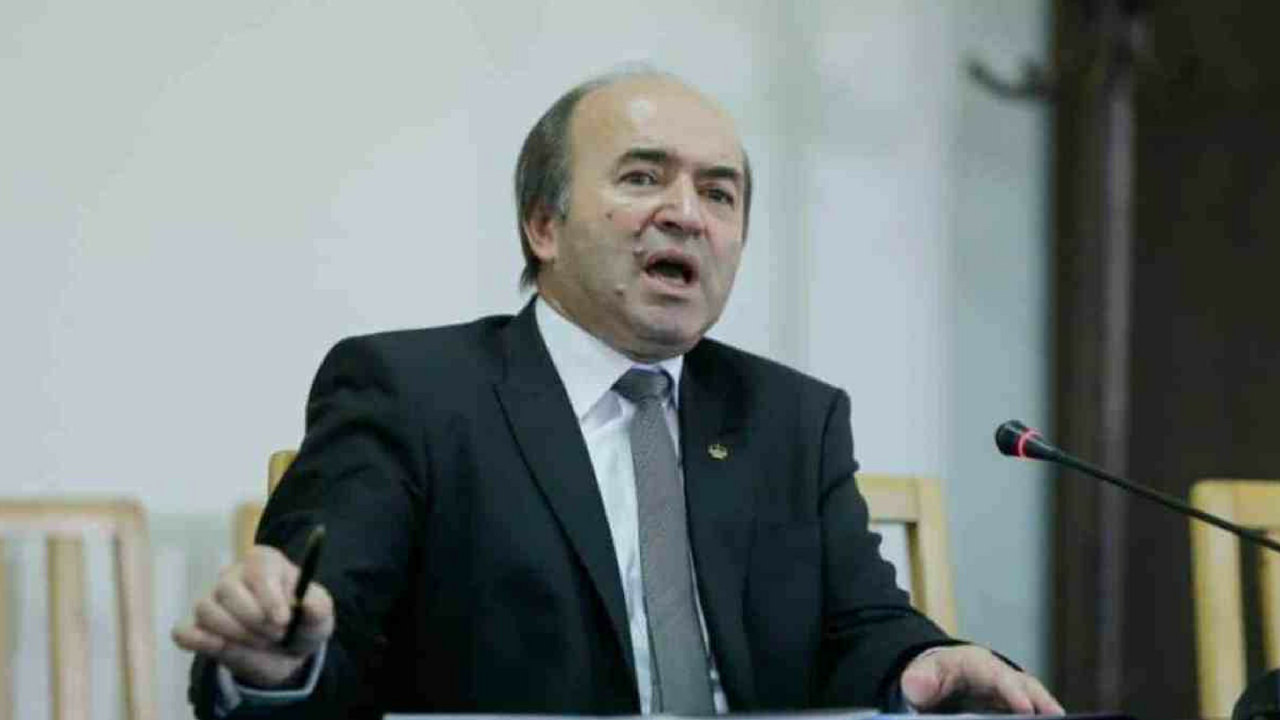 Tudorel Toader chemat la raport in Austria