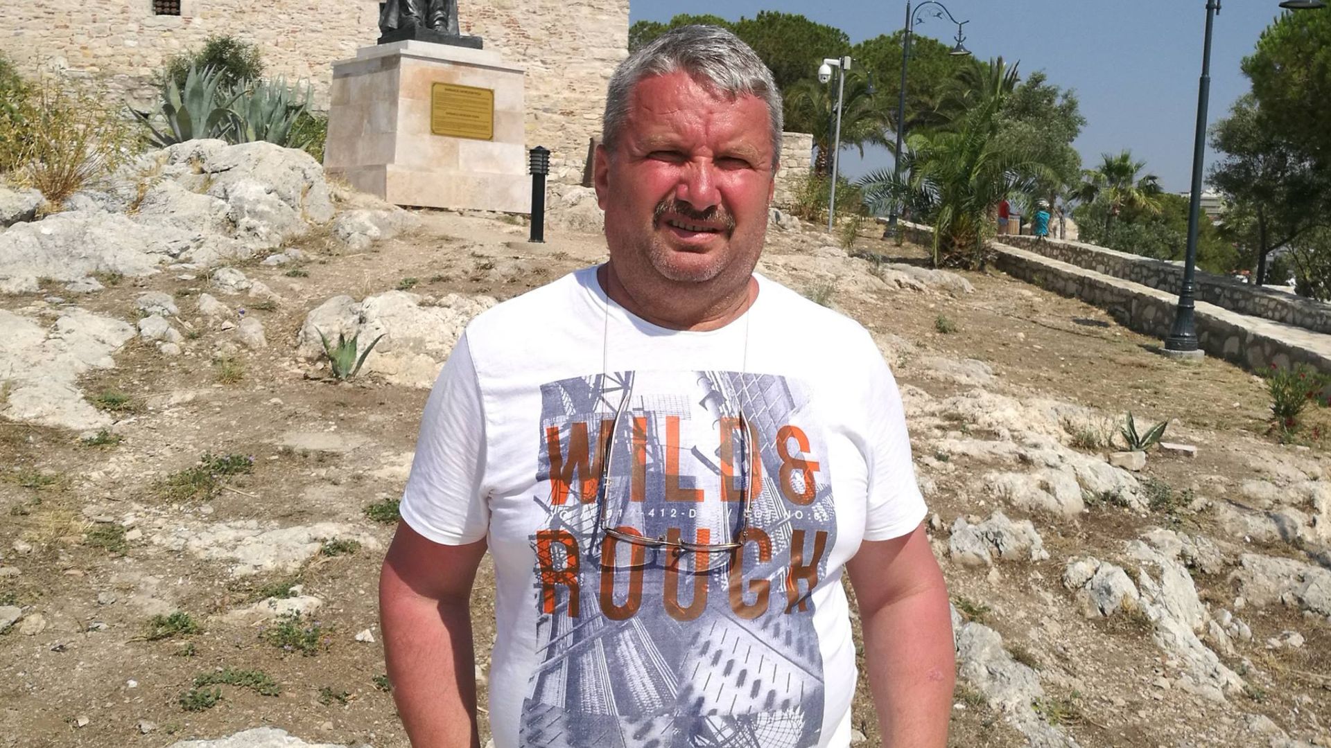 Florin Șchiopu și „upgrade-ul” ChatGPT. Câți membri se mai regăsesc într-un lider care nu se poate exprima? Pe cine reprezintă un „lider” pensioat de 10 ani și în folosul cui?