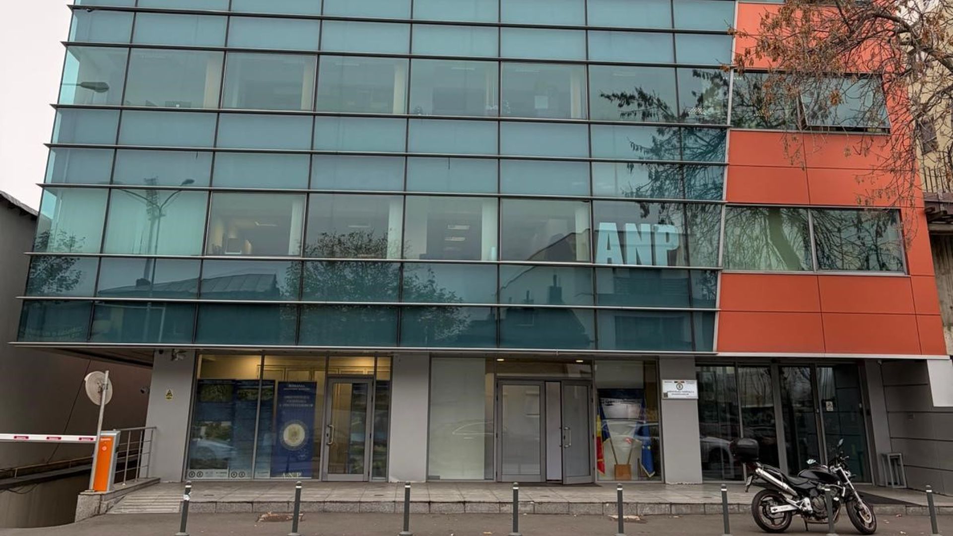 ANP a ajuns o clădire plină de șefi care nu mai lucrează între ei. Cum să mai funcționeze sistemul când „capul s-a împuțit”?